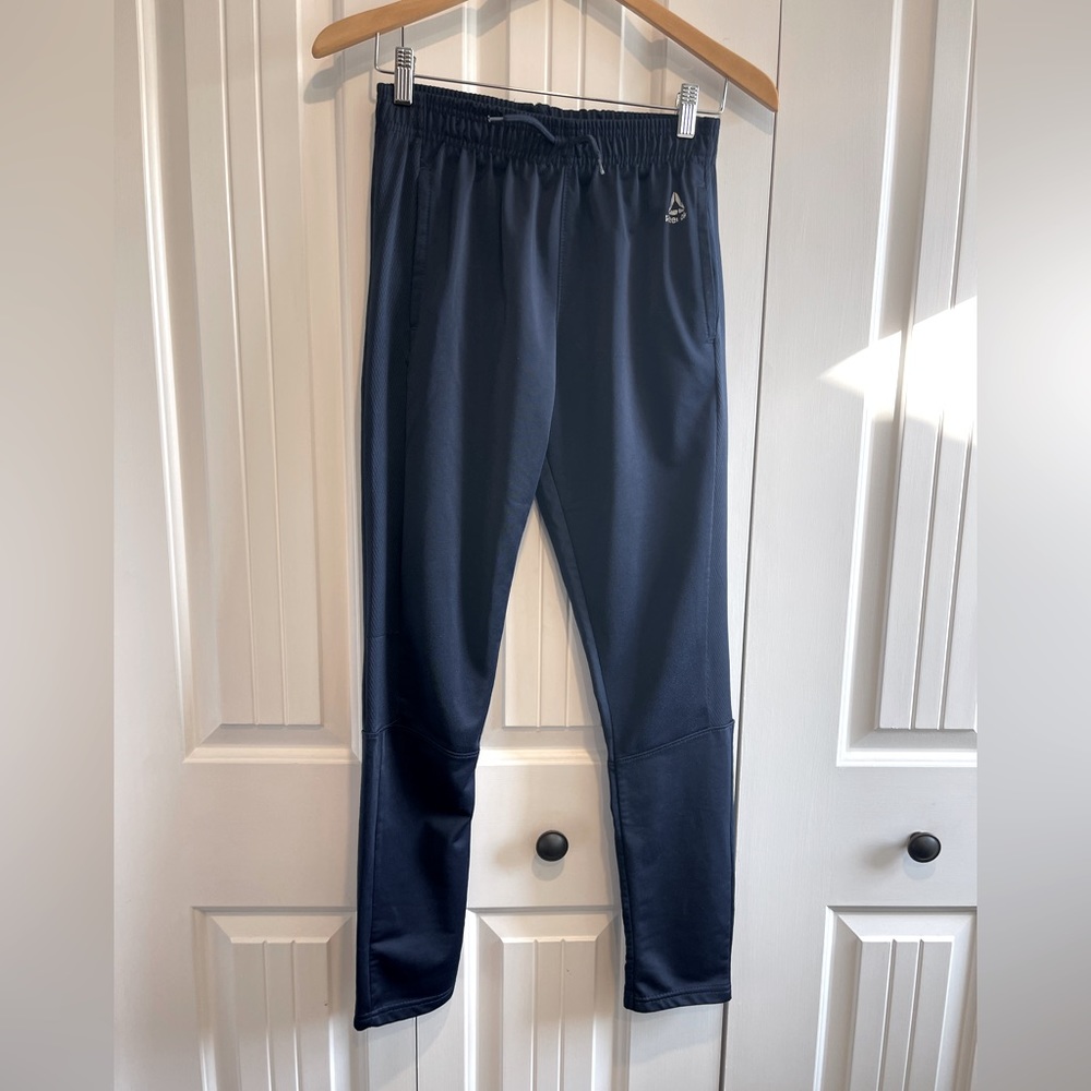 Reebok Boys Navy Blue Size XL (18-20) jogger sweatpants. Athletic, comfortable.